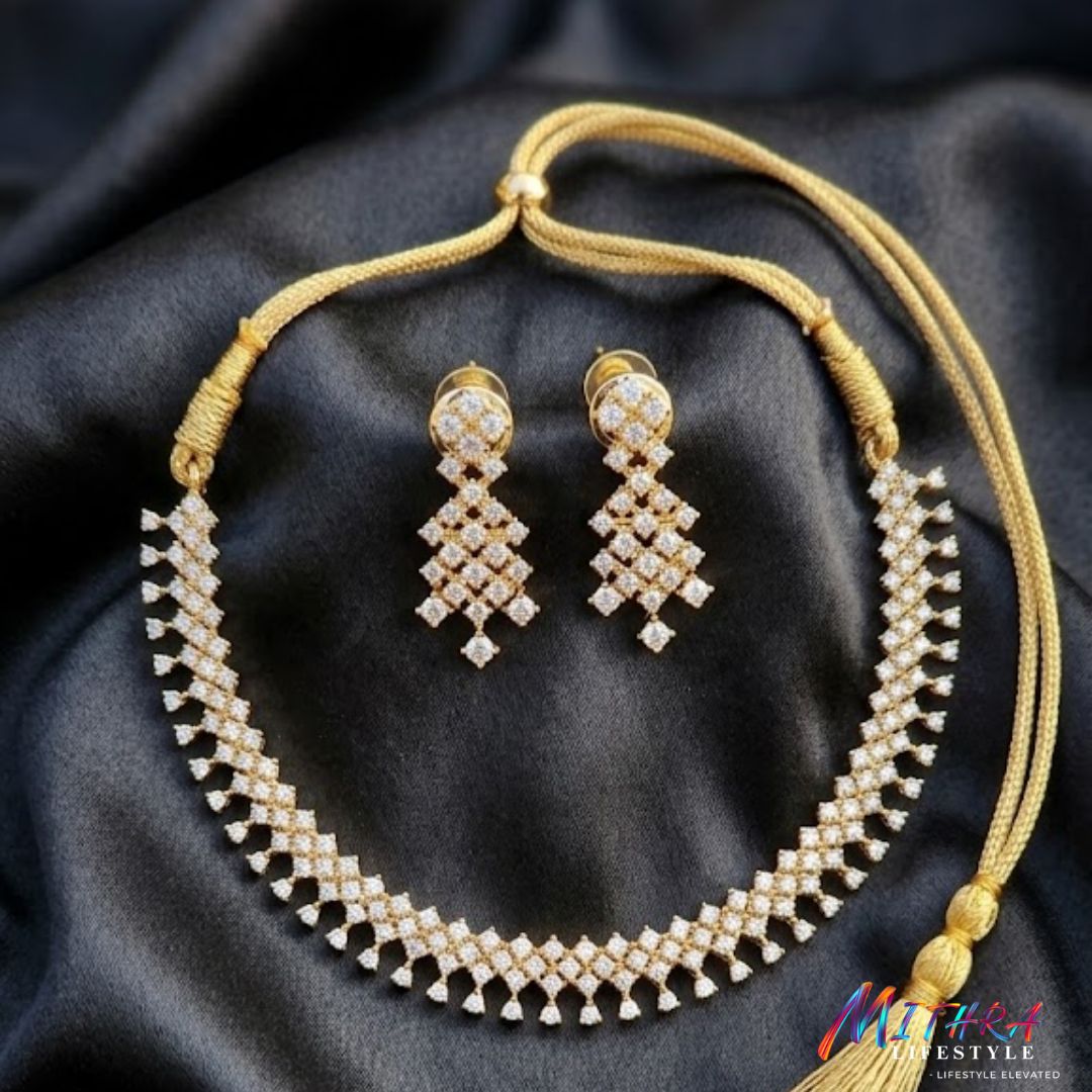 Mithra Lifestyle GJ diamond pattern adjustable necklace set with earrings X113415